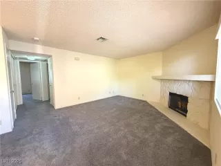 Photo #1: 2700192 Listing 