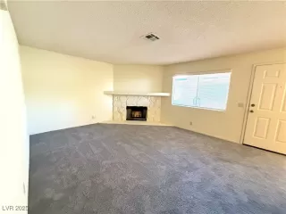 Photo #4: 2700192 Listing 