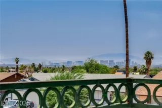 Photo #1: 2700195 Listing