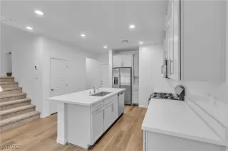 Photo #5: 2700199 Listing 