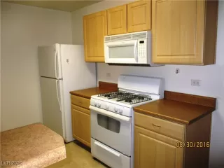 Photo #2: 2700202 Listing 