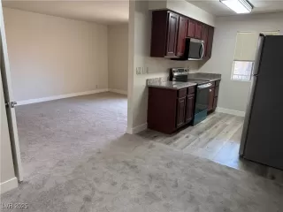 Photo #3: 2700207 Listing 