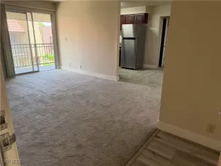 Photo #4: 2700207 Listing 