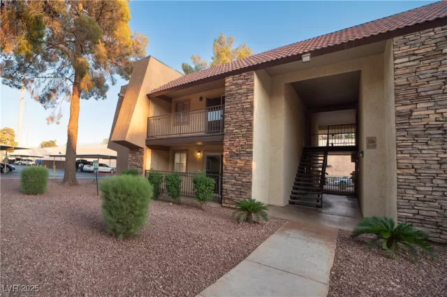 MLS: 2700208 Condo For Sale