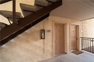 Photo #4: 2700208 Listing