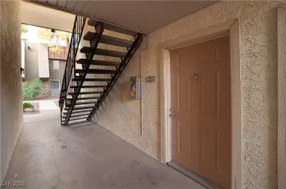 Photo #5: 2700208 Listing