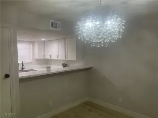 Photo #1: 2700223 Listing 