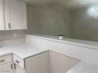 Photo #2: 2700223 Listing 