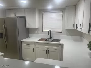 Photo #4: 2700223 Listing 