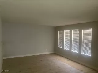 Photo #5: 2700223 Listing 