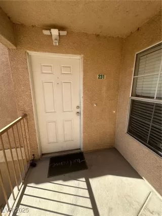 Photo #1: 2700230 Listing 