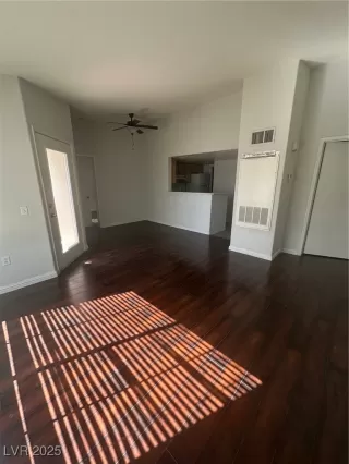 Photo #2: 2700230 Listing 