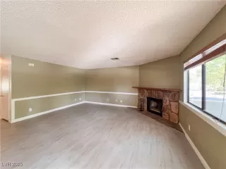 Photo #5: 2700238 Listing 