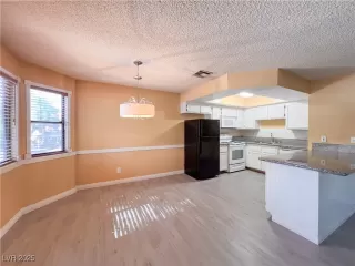 Photo #6: 2700238 Listing 