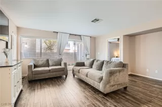 Photo #5: 2700243 Listing 