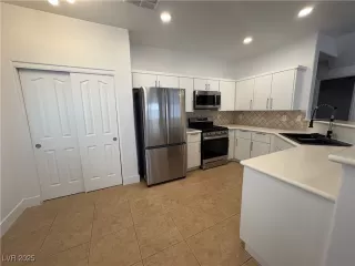 Photo #2: 2700251 Listing