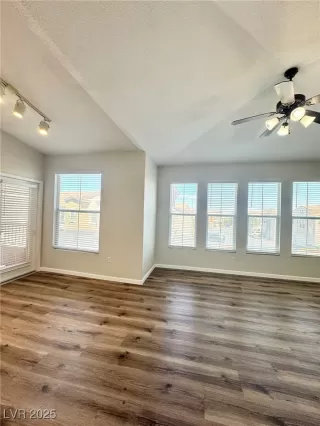 Photo #5: 2700252 Listing 