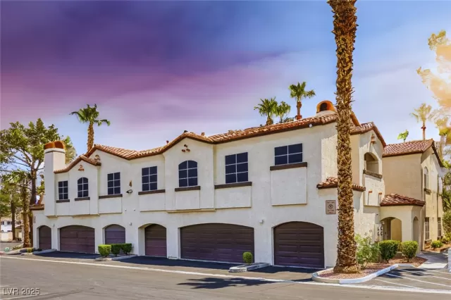 MLS: 2700253 Condo For Sale