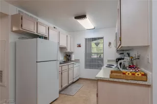 Photo #6: 2700275 Listing 