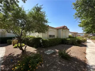 Photo #3: 2700280 Listing