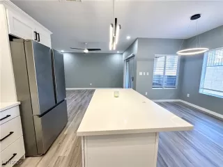 Photo #4: 2700292 Listing 