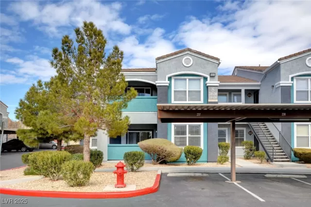 MLS: 2700298 Condo For Sale