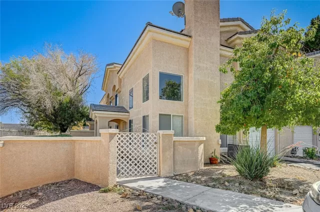 MLS: 2700300 Condo For Sale