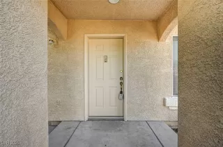 Photo #4: 2700300 Listing