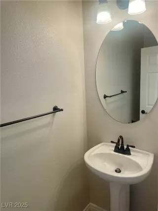 Photo #5: 2700304 Listing 