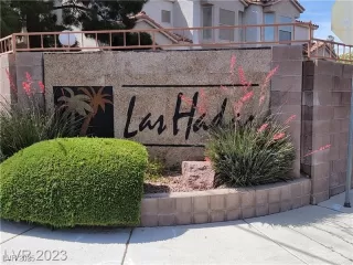 Photo #1: 2700312 Listing 