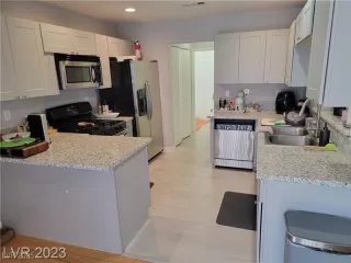 Photo #3: 2700312 Listing 