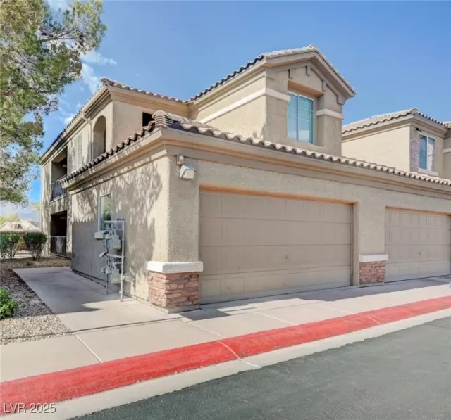 MLS: 2700316 Condo For Sale