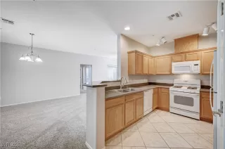 Photo #1: 2700316 Listing 