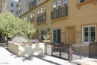 Photo #2: 2700347 Listing