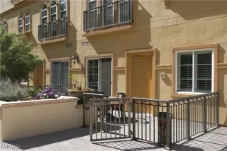 Photo #4: 2700347 Listing