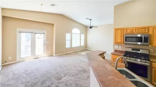 Photo #2: 2700350 Listing 