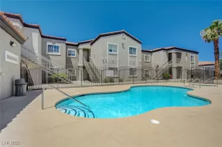 Photo #3: 2700373 Listing 