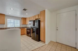 Photo #6: 2700373 Listing 