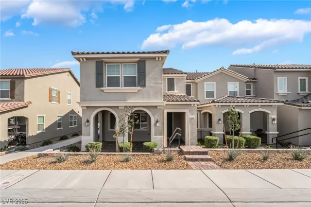 MLS: 2700375 Condo For Sale