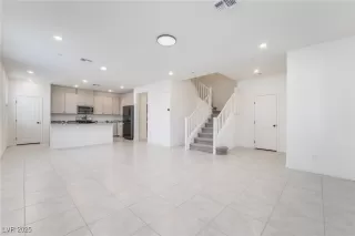 Photo #5: 2700375 Listing 