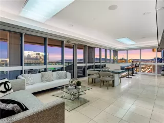 Photo #3: 2700384 Listing