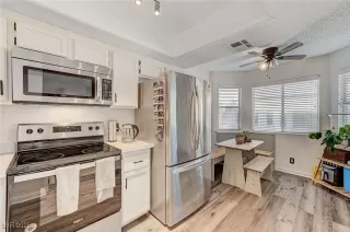 Photo #3: 2700419 Listing 