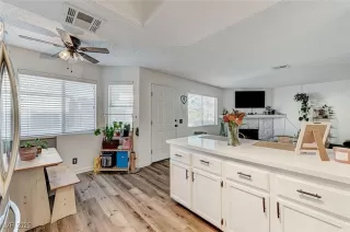 Photo #4: 2700419 Listing 