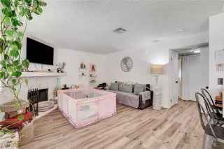 Photo #6: 2700419 Listing 