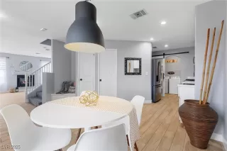 Photo #3: 2700422 Listing 