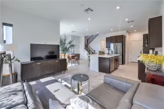 Photo #3: 2700456 Listing 