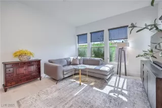 Photo #5: 2700456 Listing 