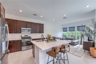 Photo #6: 2700456 Listing 