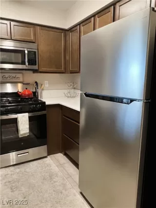 Photo #4: 2700462 Listing