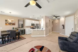 Photo #6: 2700474 Listing